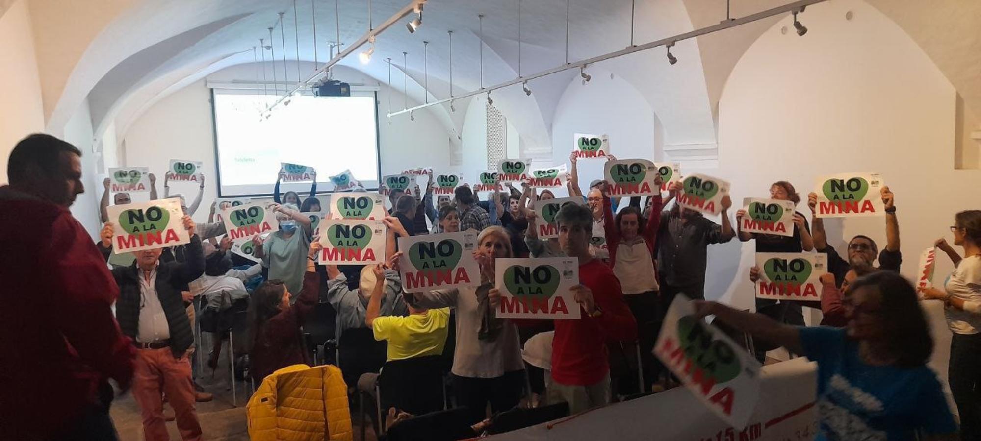 Valdeflores no a la mina enero